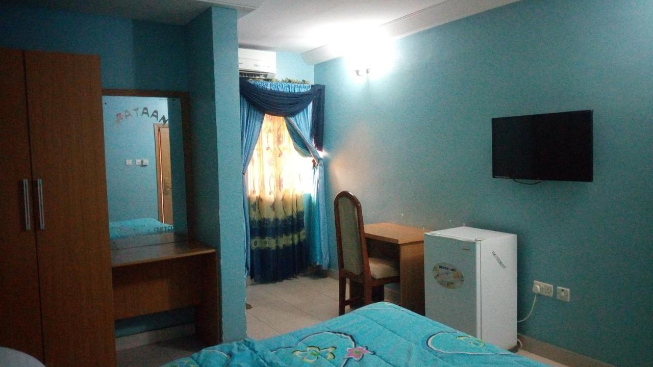 Mataan Hotel And Suites อิบาดัน ภายนอก รูปภาพ